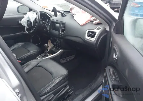 2019 Jeep Compass Latitude Fwd z USA, uszkodzony, nr VIN 3C4NJCBB8KT855053